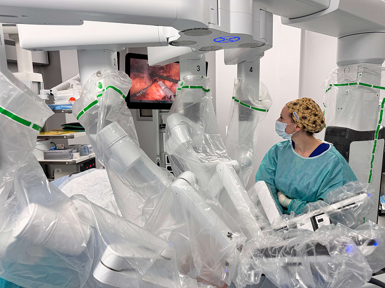 Хирургия будущего в Лапино: первая операция с роботом Da Vinci Xi